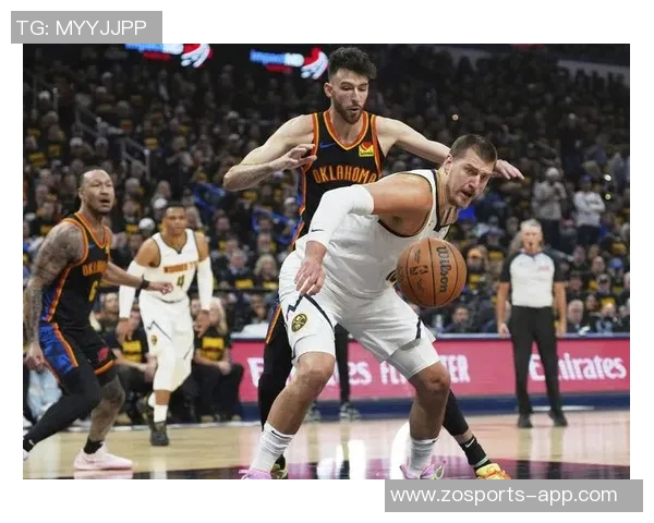 约基奇背靠背两场仅得9篮板却展现出准三双实力引发球迷热议